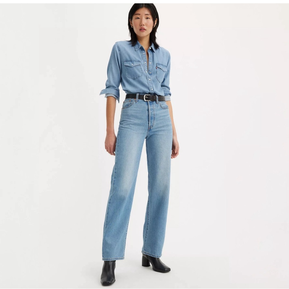 Levi’s Ribcage Straight Leg Jeans